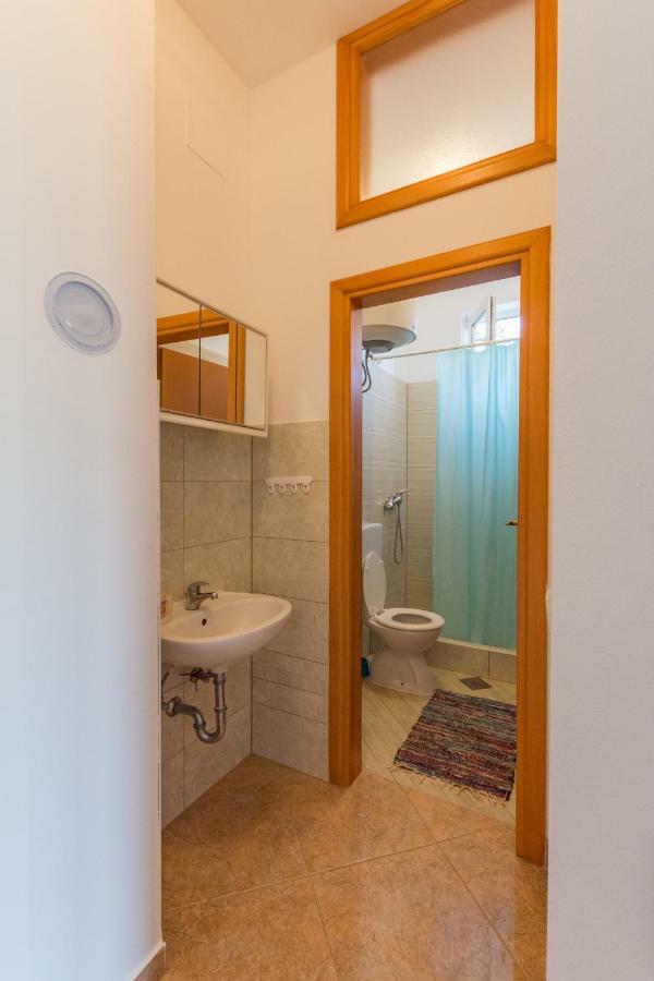 Apartma Lavanda 2 *