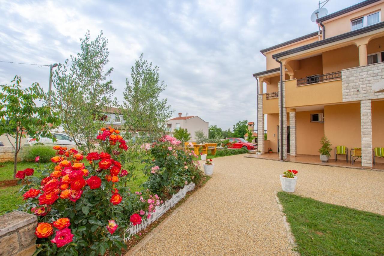 Apartma Lavanda 2 *
