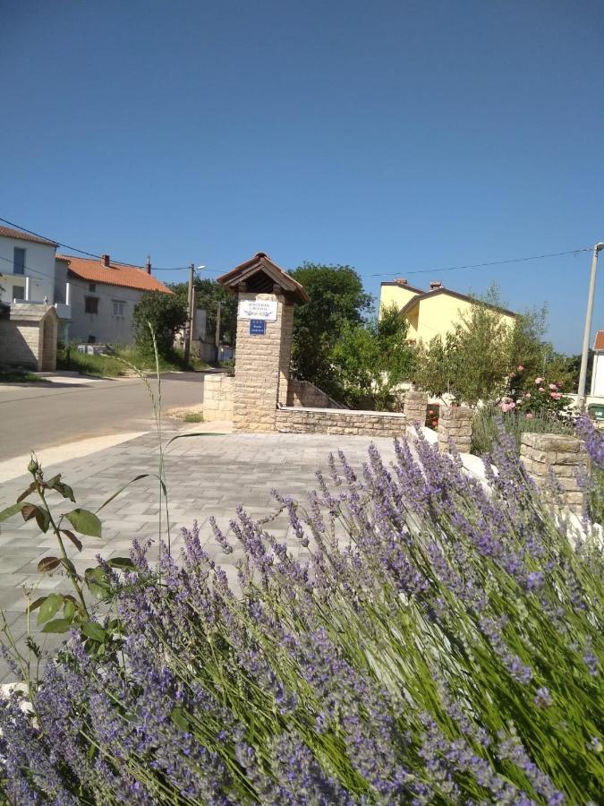 Apartma Lavanda 2 *